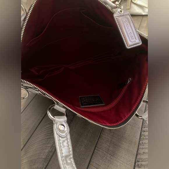 NWT Coach Rare Poppy signature glam purse - Picture 4 of 4